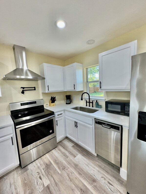 Microwave, oven, stovetop, dishwasher