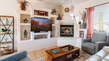 Smart TV, fireplace