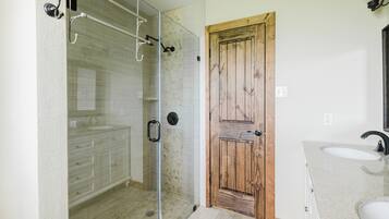 Hårtørrer, håndklæder, Sæbe, Shampoo