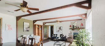 Charming 3-bedroom farmhouse in serene Boyd