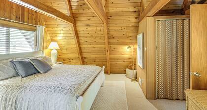 Canal Across Street: Family Cabin in Breezy Point!