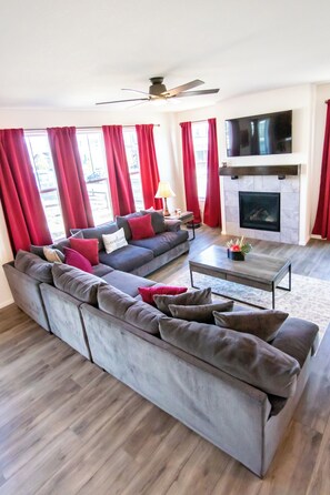 TV, fireplace