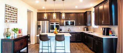 微波炉、烤箱、炉灶、洗碗机