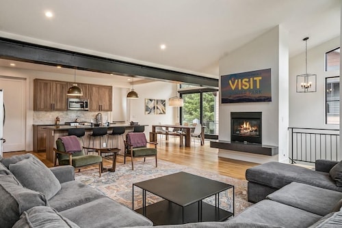 120 Cedar Drive | Slopeside 4BR Townhome with Mou