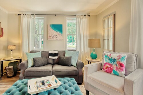 Charming 2-bedroom house in delightful Georgetown with AC, WiFi