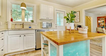 Charming 2-bedroom house in delightful Georgetown with AC, WiFi