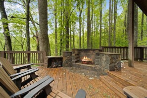 Property grounds - Beautiful Log Cabin in Foscoe–Weathering Heights (Boone)