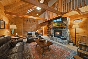 TV, fireplace - Beautiful Log Cabin in Foscoe–Weathering Heights (Boone)