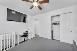 1 bedroom, desk, iron/ironing board, WiFi