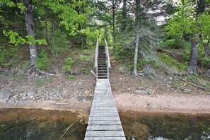 Property grounds - Tri-Lakes Hideaway on Lake Wilipyro (Drummond)