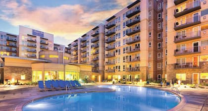 Charming 2-bedroom resort in Seaside with fitness room, WiFi