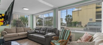 Spacious 2 Bedroom Condo for up to 8 Guests! Hartford Inlet 100