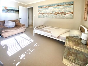 WiFi, bed sheets