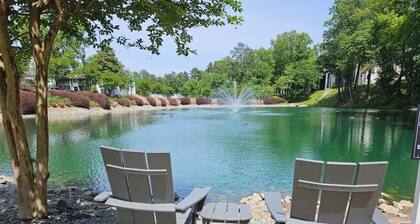 Your Place at the Battery. Walking distance to Truist Park, the Battery and Roxy