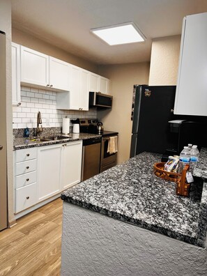 Fridge, microwave, oven, stovetop - Your Place at the Battery. Walking distance to Truist Park, the Battery and Roxy (Smyrna)
