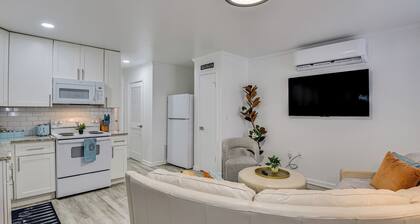 Charming 1-bedroom near Medical and Golf! Ground Unit A!
