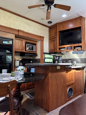 Private kitchen - Lovely 2BR apartment private near casino enjoyable Fort Lauderdale with AC, WiFi (Fort Lauderdale)