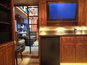 Living area - Lovely 2BR apartment private near casino enjoyable Fort Lauderdale with AC, WiFi (Fort Lauderdale)