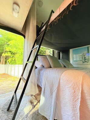 2 bedrooms, free WiFi, bed sheets - Lovely 2BR apartment private near casino enjoyable Fort Lauderdale with AC, WiFi (Fort Lauderdale)