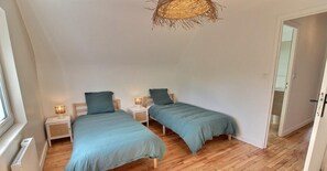 5 Schlafzimmer, Bügeleisen/Bügelbrett, kostenloses WLAN