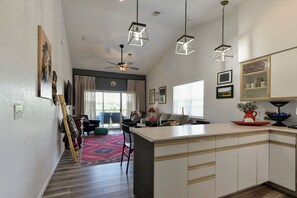 Interior - Beautiful & Peaceful updated condo-Holiday Hills Resort Branson-family amenities (Branson)