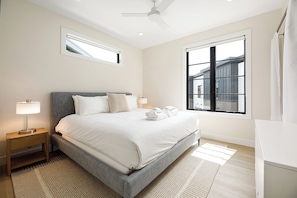2 bedrooms, free WiFi, bed sheets - Hamilton Place | Bayside Building | 301 C (Traverse City)