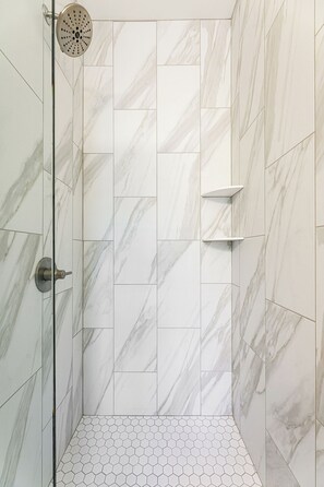 Douche, serviettes fournies