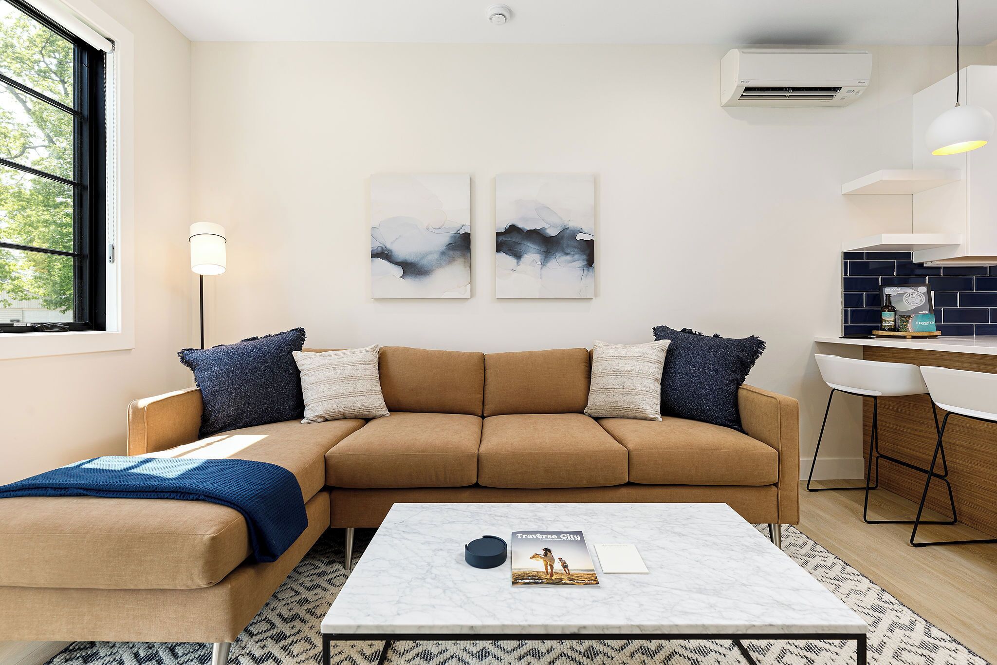 Smart-tv en een open haard