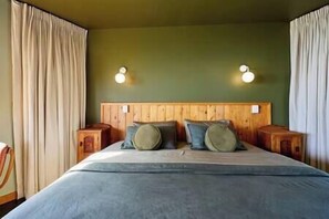 4 bedrooms, WiFi, bed sheets