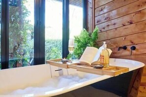 Interior - The Whole Front House (Hapuku)