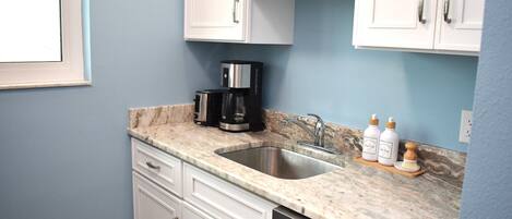 Frigorífic, microones, forn i placa de cuina