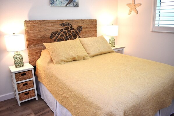 2 bedrooms, iron/ironing board, internet, bed sheets