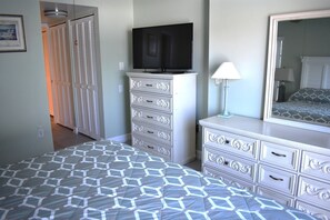 Unclassified image, 5 of 43, button