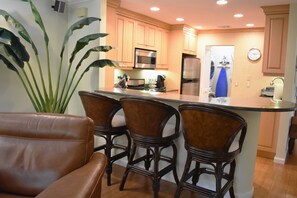 Unclassified image, 5 of 45, button