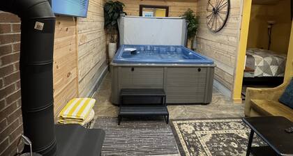 Soothing Carriage House with Hot Tub in charming Stratford