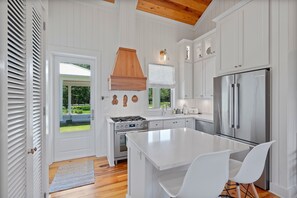 Réfrigérateur, micro-ondes, four, lave-vaisselle