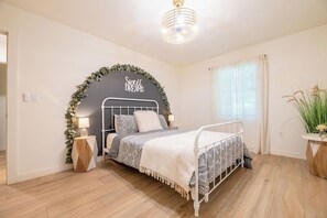 4 slaapkamers, een bureau, gratis wifi, beddengoed