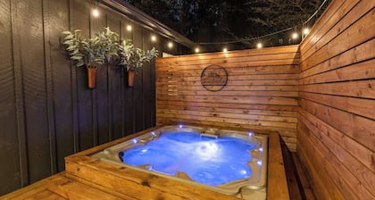 Soothing Soaks, Fireside Chats, Movie Nights, Rainfall Showers & Local Fun - Modern Mountain Retreat