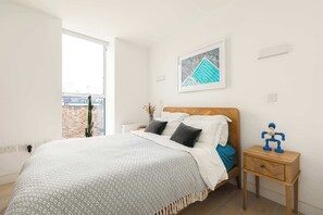 2 bedrooms, iron/ironing board, travel crib, WiFi (free)