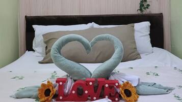 1 bedroom, Internet, bed sheets, wheelchair access