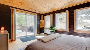 Bureau, fer et planche Ă repasser, Wi-Fi gratuit, draps fournis