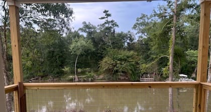 The Tangi - Charming 2-bedroom riverfront cottage on the Tangipahoa River