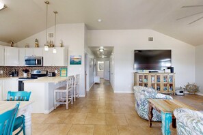 Fridge, microwave, stovetop, dishwasher