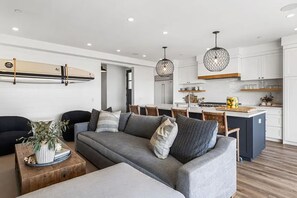 House | 3 bedrooms - 3BR Newport Luxury Rooftop Deck Hottub Parking (Newport Beach)