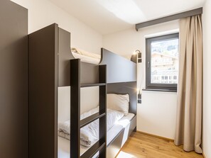 3 bedrooms, Internet
