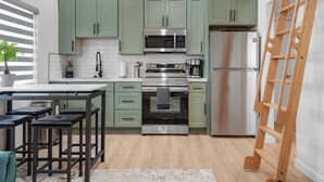 Private kitchen - The Casita Retreat Near Beaches & Downtown (Oceanside)