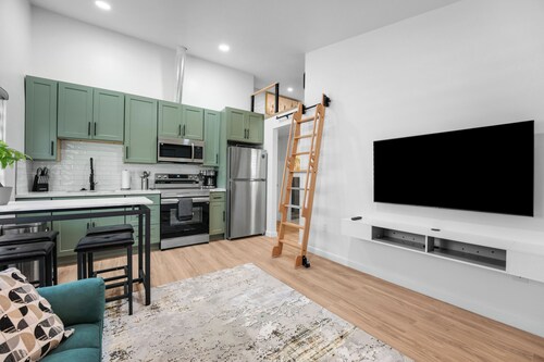 The Casita Retreat Near Beaches & Downtown