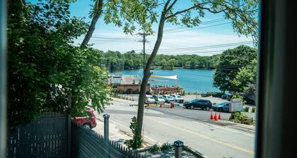 Lakeview Getaway With Hot Tub