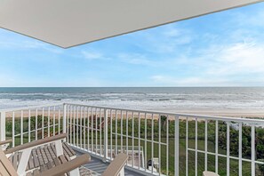 Property grounds - Renovated direct oceanfront corner 2/2 with a large balcony, heated pool, and garage (Ormond Beach)