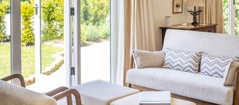 Sheepdown by inspirestays.com - a cottage that sleeps 8 guests in 4 bedrooms